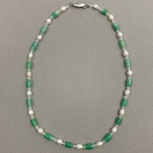Vintage Green Jade Jadeite Pearl Beaded Necklace Dainty Collar Length